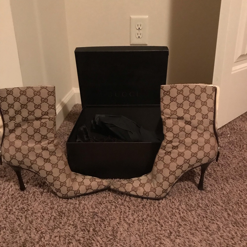 Beige authentic Gucci boots size 9.